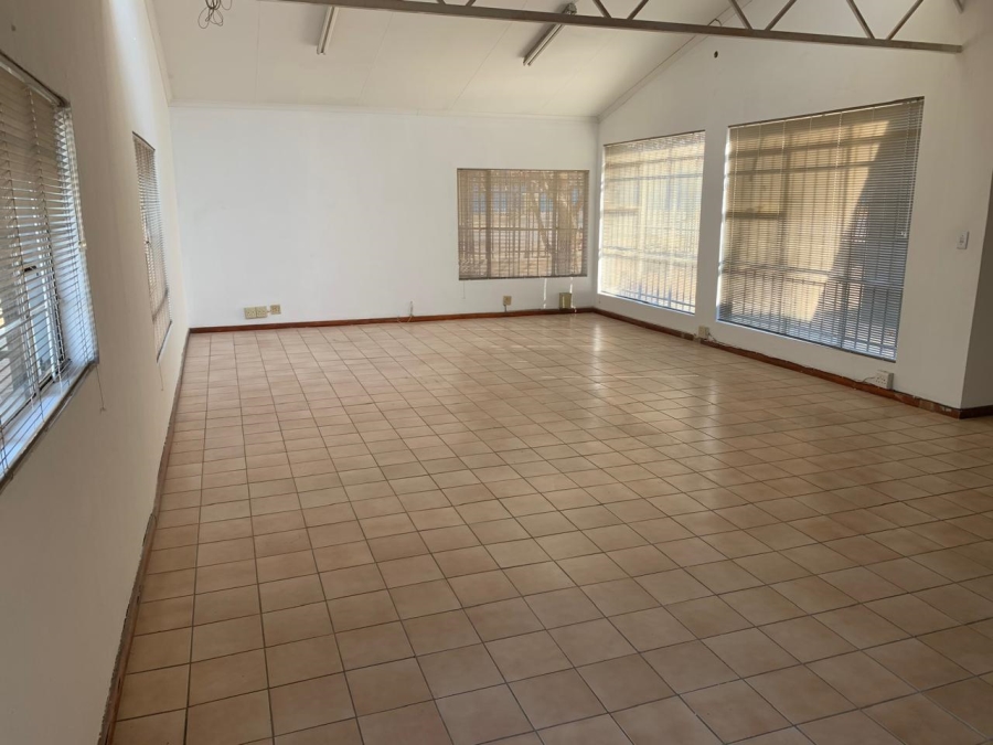To Let commercial Property for Rent in Hamilton Free State